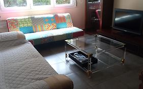 Casa reformada a 2 min del puerto y tren.